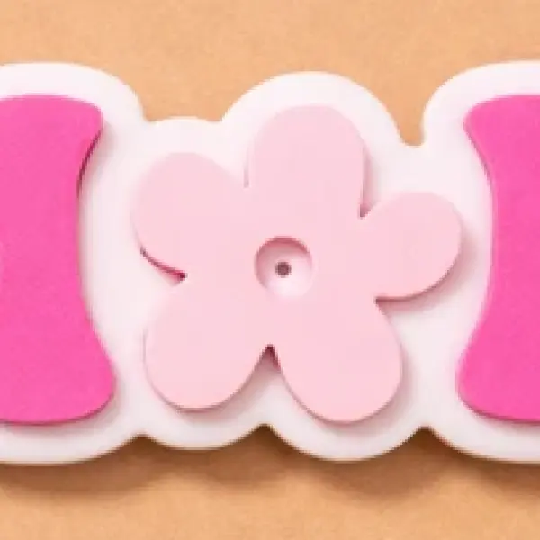 Retro Floral "MOM" Keychain
