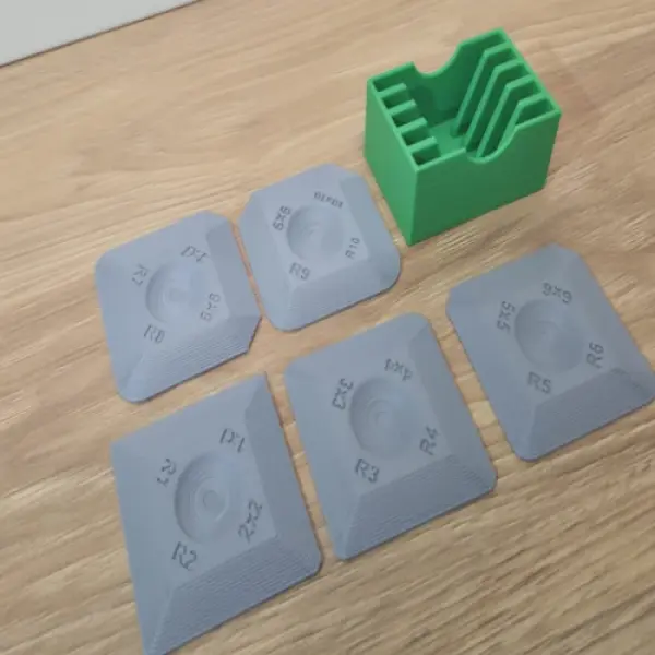 CornerMaster: Silicone & Putty Spreading Tool